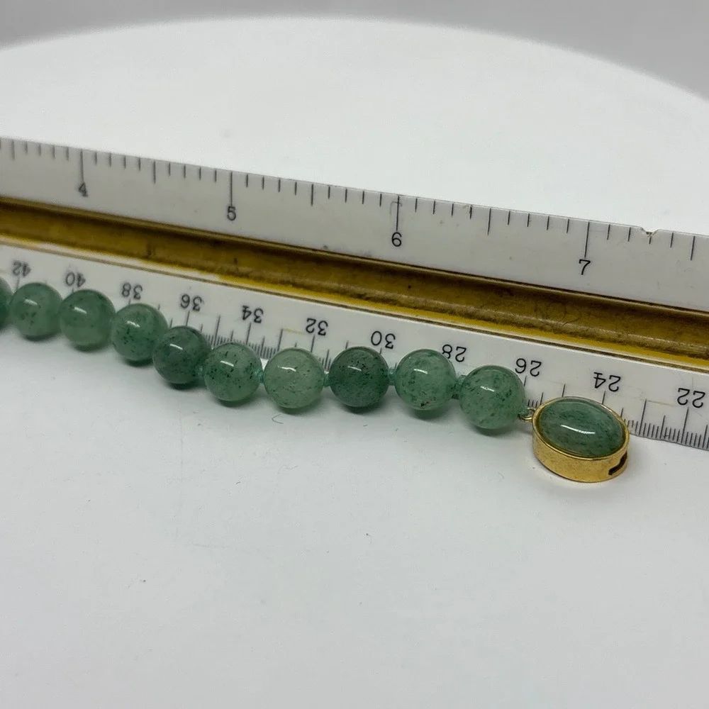 Green Aventurine‎ Beaded Bracelet Knotted Gold Tone Box Clasp 7.25 Inch Vintage